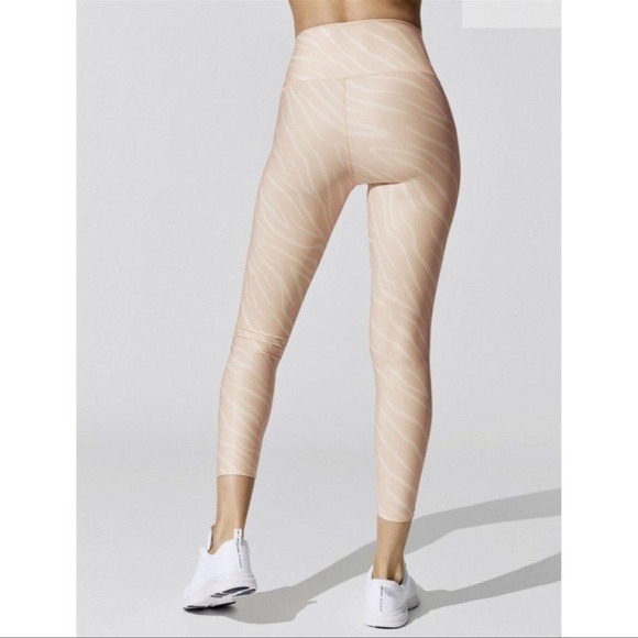 Carbon38 Longline Bra Tank Top & Printed High Rise 7/8 Legging Set (S&M) - Picture 5 of 13